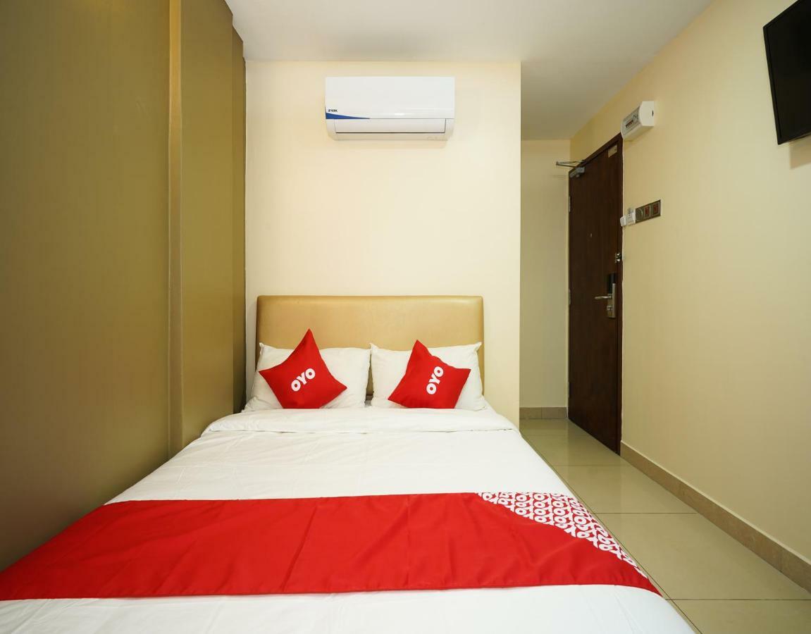 Oyo 43958 Enrich Hotel